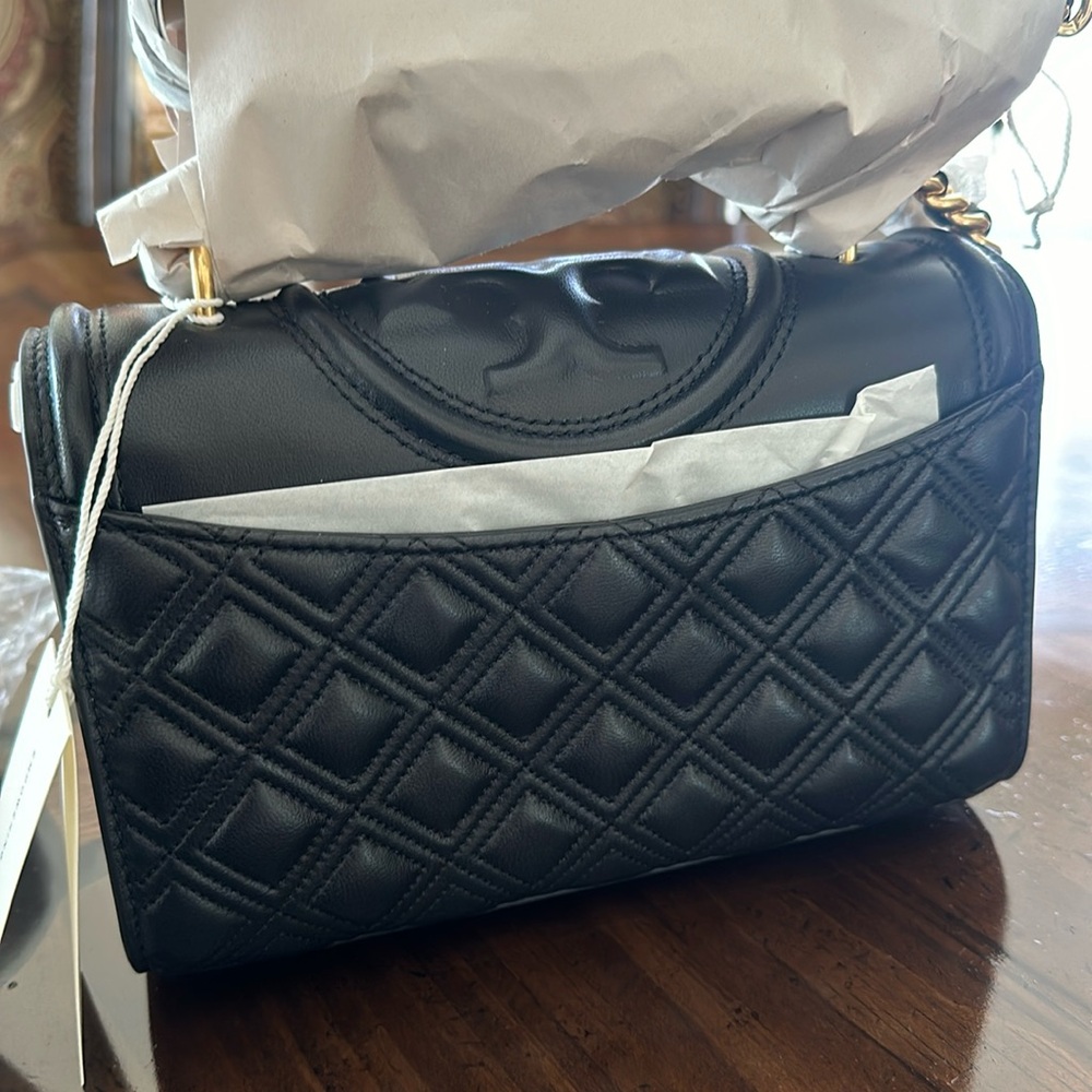 New Tory Burch Fleming Matte Small , Bag black , Style: 755776 . RN # 111395 - Picture 3 of 12
